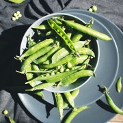 foodiesfeed.com_fresh-pea1